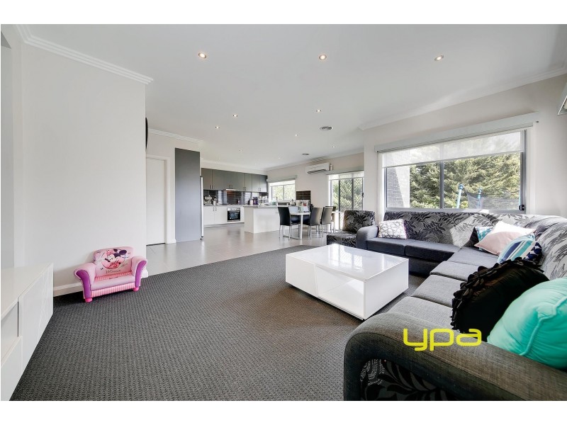 3/5 Bronco Court, Meadow Heights VIC 3048