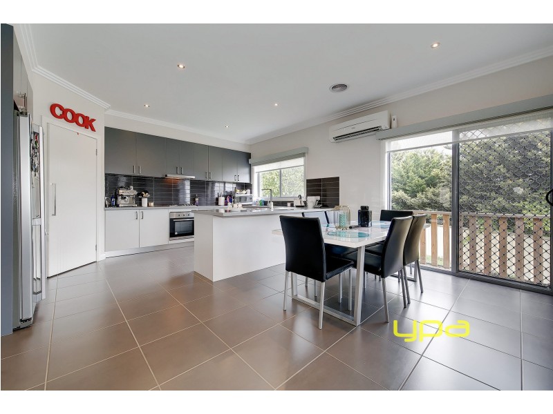 3/5 Bronco Court, Meadow Heights VIC 3048