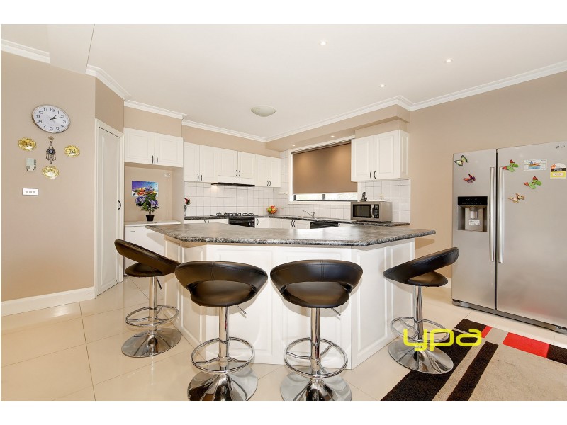 101 Donald Cameron Drive, Roxburgh Park VIC 3064