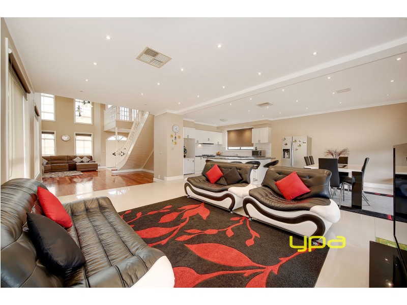 101 Donald Cameron Drive, Roxburgh Park VIC 3064