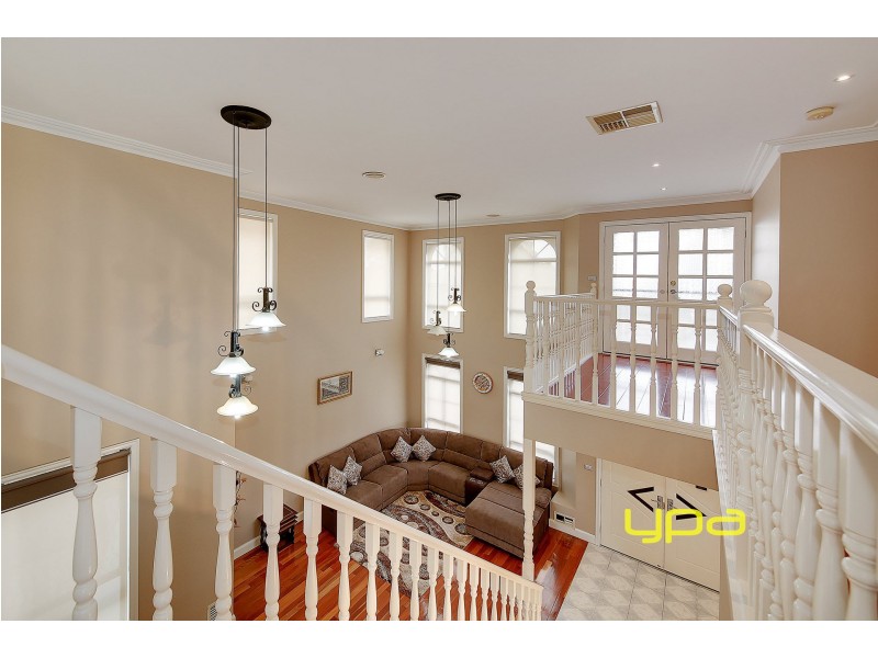 101 Donald Cameron Drive, Roxburgh Park VIC 3064