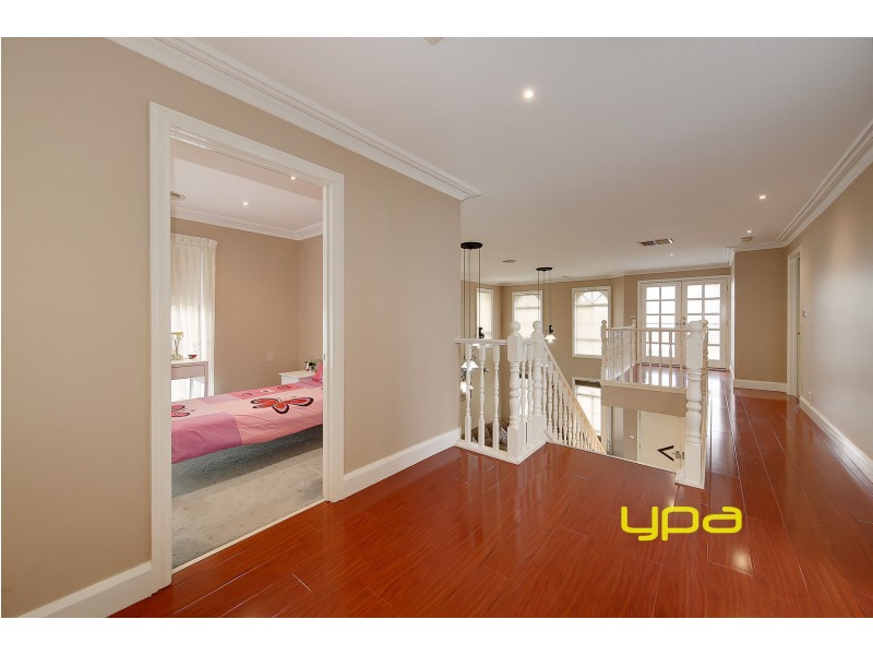 101 Donald Cameron Drive, Roxburgh Park VIC 3064