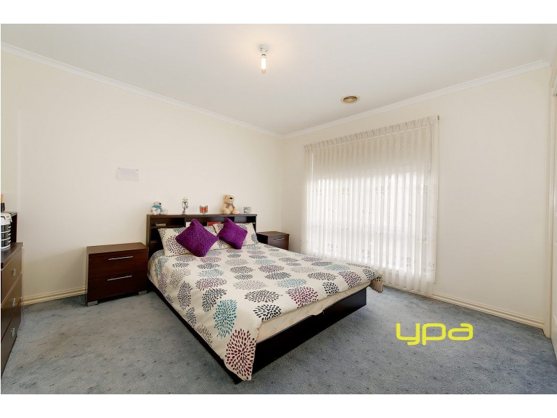 101 Donald Cameron Drive, Roxburgh Park VIC 3064