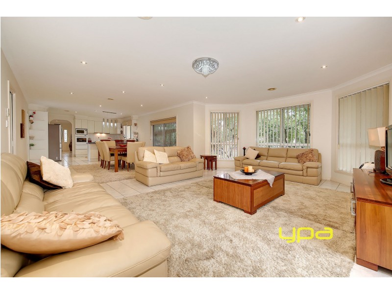 1 Truscott Avenue, Roxburgh Park VIC 3064