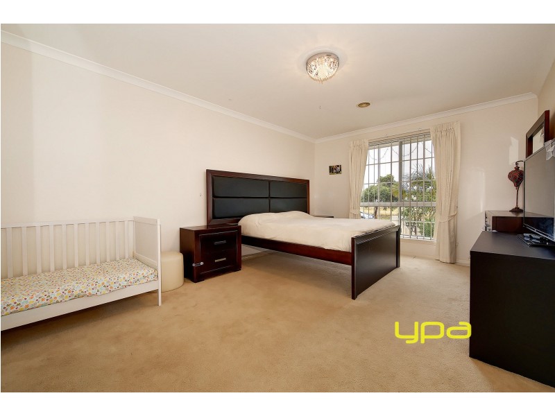 1 Truscott Avenue, Roxburgh Park VIC 3064