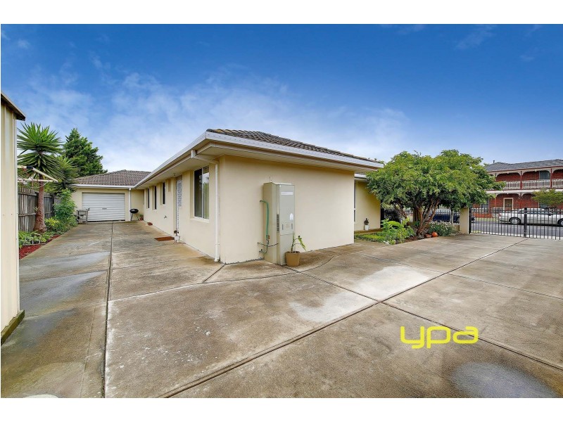 1 Truscott Avenue, Roxburgh Park VIC 3064