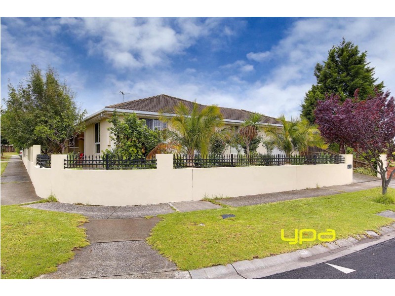 1 Truscott Avenue, Roxburgh Park VIC 3064
