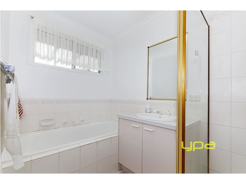 12 Addison Way, Roxburgh Park VIC 3064