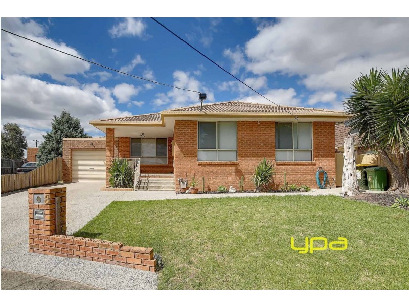 1/8 Seville Court, Meadow Heights VIC 3048