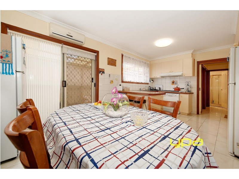 1/8 Seville Court, Meadow Heights VIC 3048