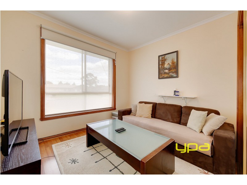 1/8 Seville Court, Meadow Heights VIC 3048