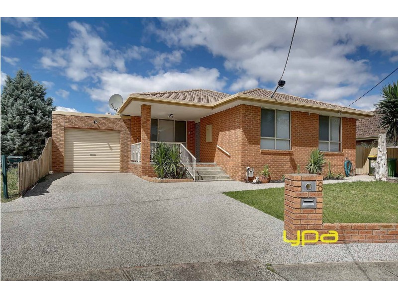 1/8 Seville Court, Meadow Heights VIC 3048
