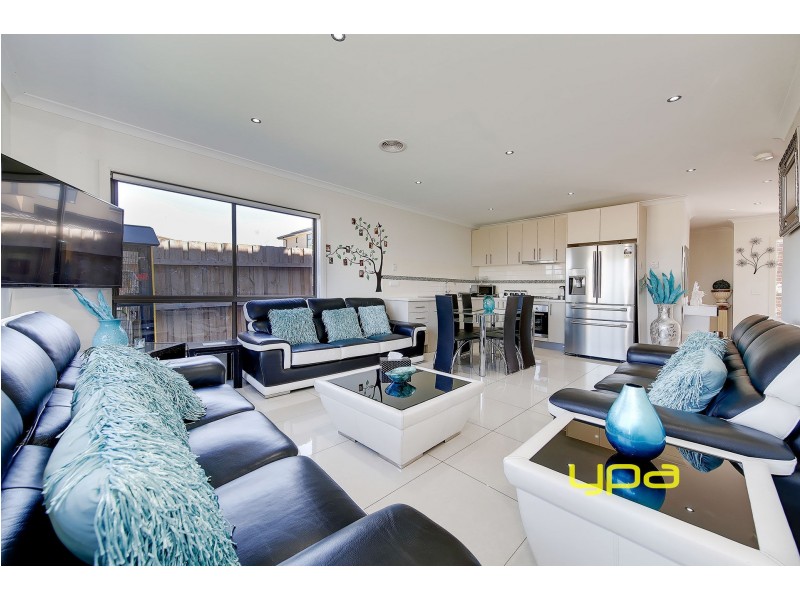 4/12 Merlynston Close, Dallas VIC 3047