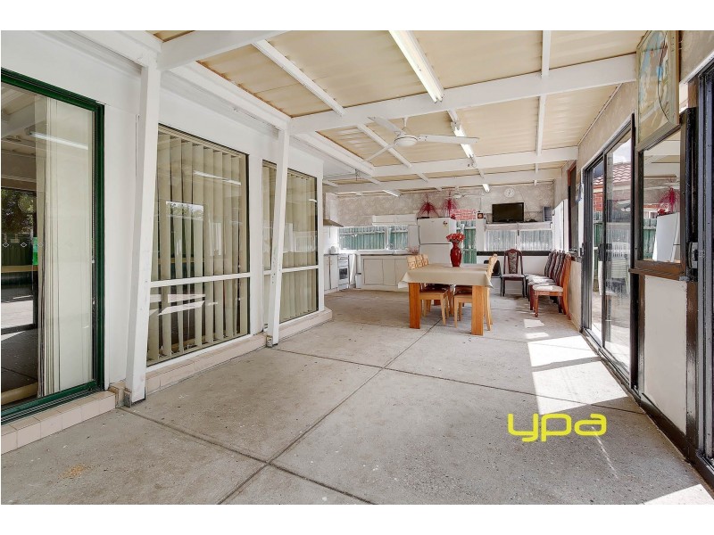 17 McLaurin Avenue, Roxburgh Park VIC 3064