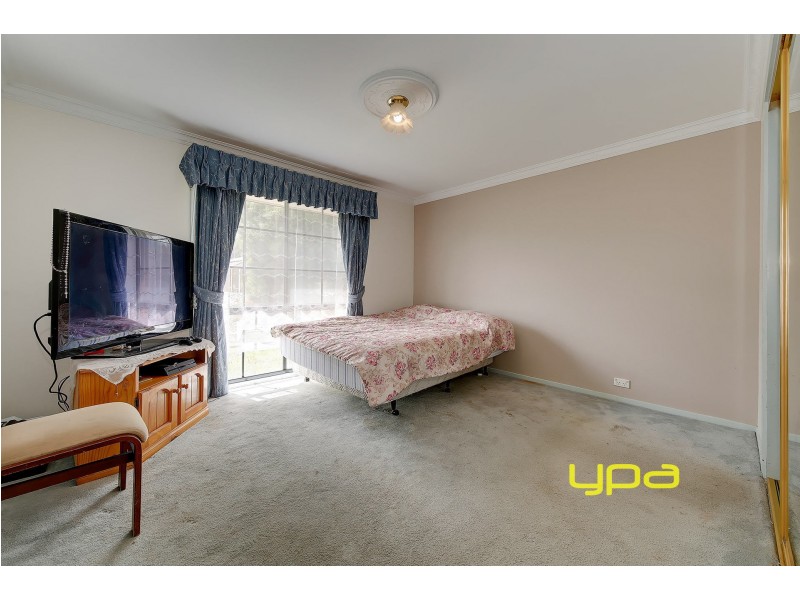 26 Matthews Crescent, Roxburgh Park VIC 3064