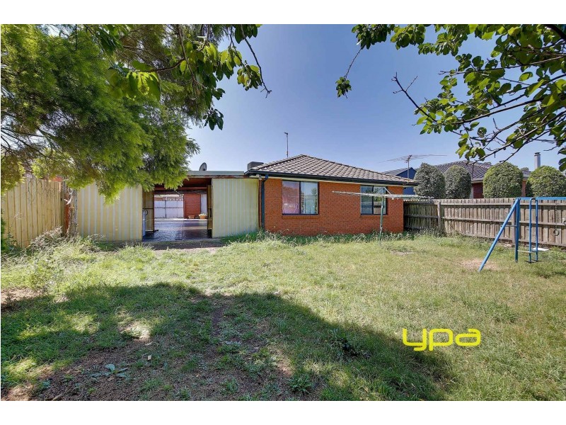 26 Matthews Crescent, Roxburgh Park VIC 3064