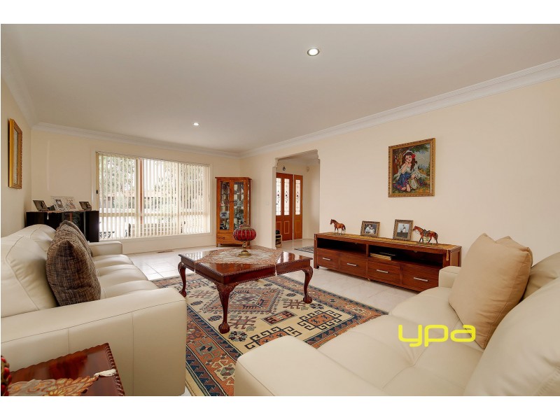 17 Cashmore Place, Roxburgh Park VIC 3064