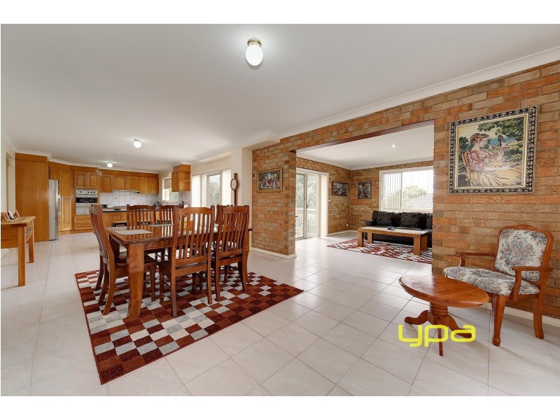 17 Cashmore Place, Roxburgh Park VIC 3064