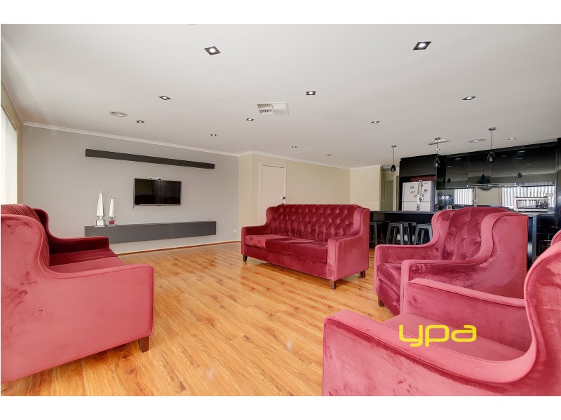 22 Shortridge Circuit, Roxburgh Park VIC 3064