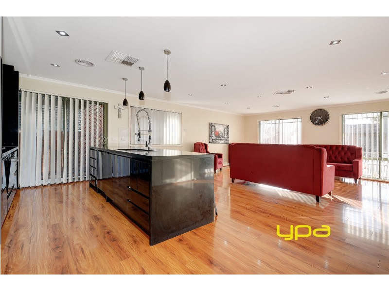 22 Shortridge Circuit, Roxburgh Park VIC 3064