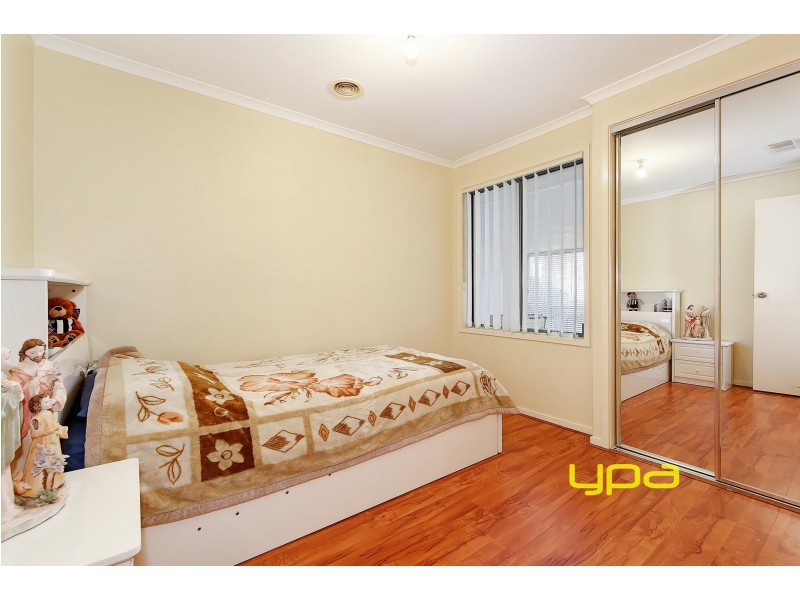 22 Shortridge Circuit, Roxburgh Park VIC 3064