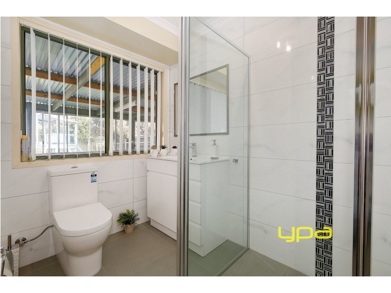 22 Shortridge Circuit, Roxburgh Park VIC 3064