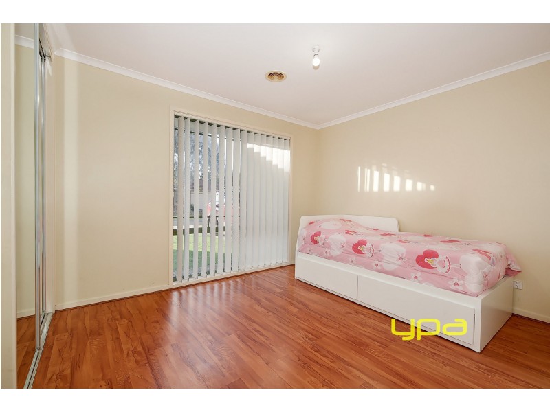 22 Shortridge Circuit, Roxburgh Park VIC 3064