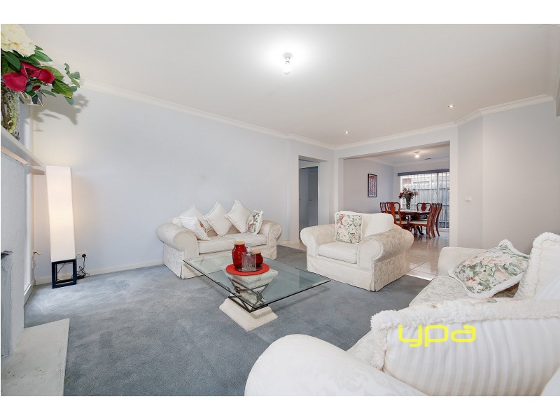 21 Wrigley Crescent, Roxburgh Park VIC 3064