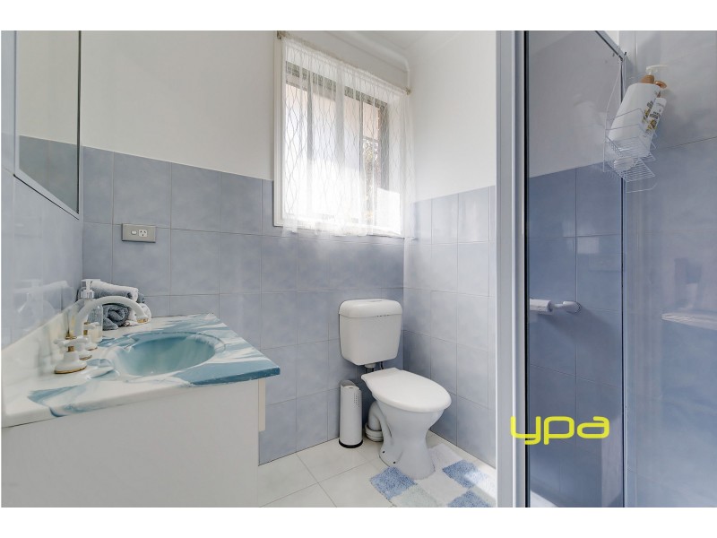 9 Pinnock Avenue, Roxburgh Park VIC 3064