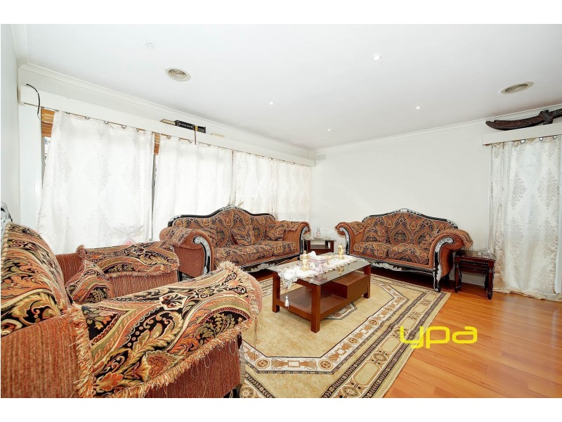 46 Woodburn Crescent, Meadow Heights VIC 3048