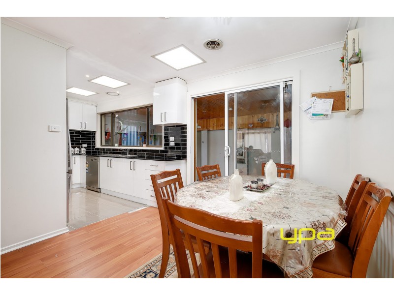 46 Woodburn Crescent, Meadow Heights VIC 3048