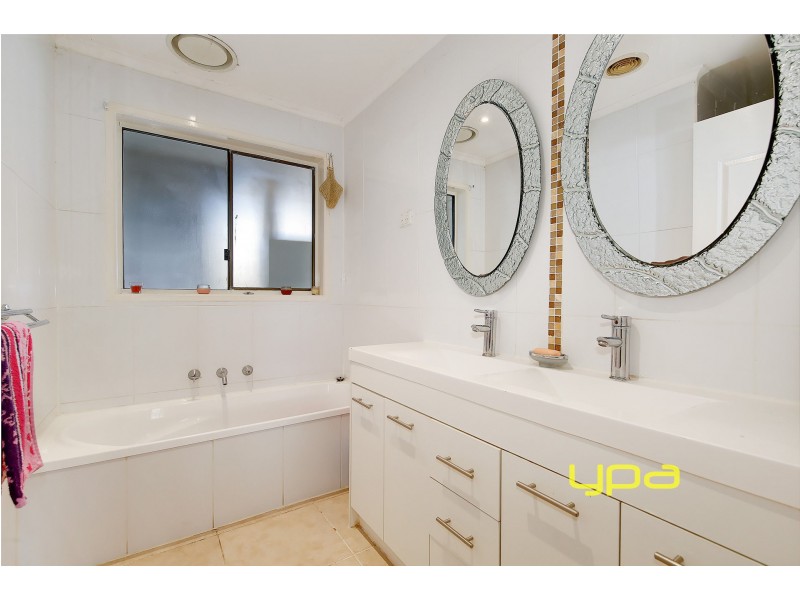 46 Woodburn Crescent, Meadow Heights VIC 3048