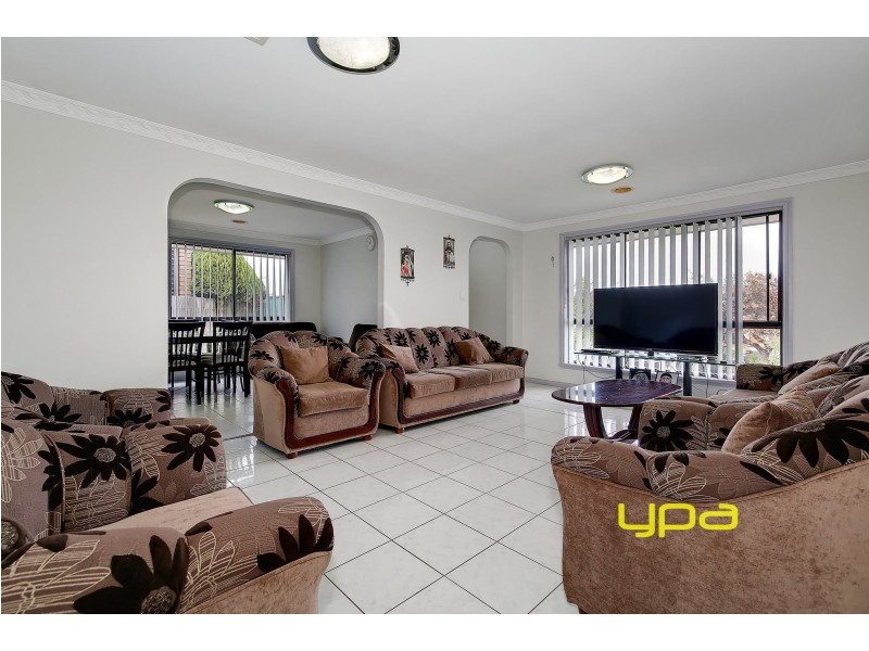 1/13 Pinnaroo Circuit, Meadow Heights VIC 3048