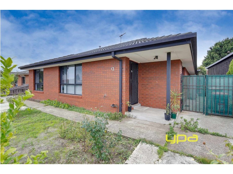 1/13 Pinnaroo Circuit, Meadow Heights VIC 3048