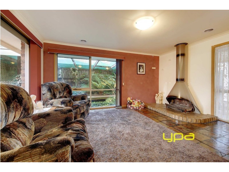 16 Magpie Court, Meadow Heights VIC 3048