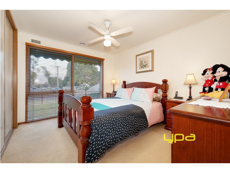 16 Magpie Court, Meadow Heights VIC 3048