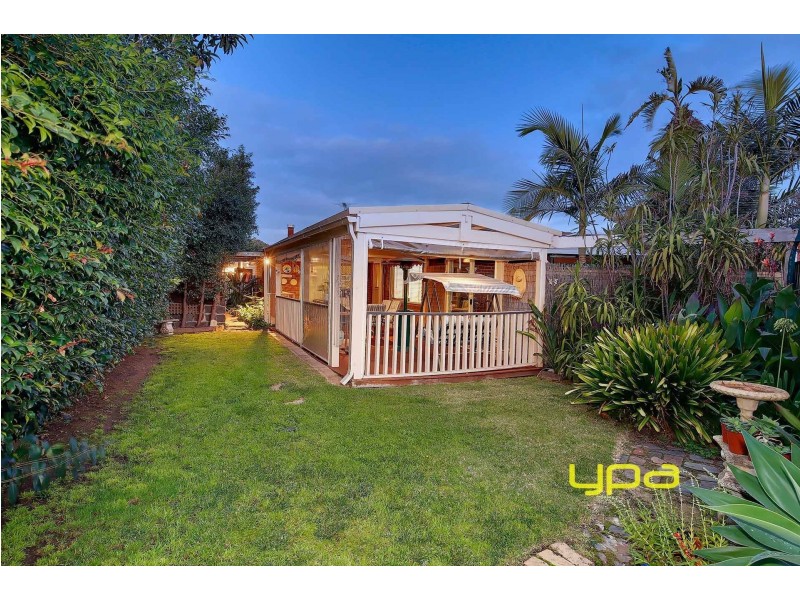 16 Magpie Court, Meadow Heights VIC 3048