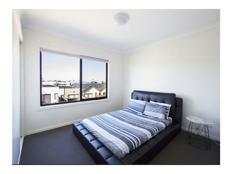 4/24 Featherpark Way, Craigieburn VIC 3064