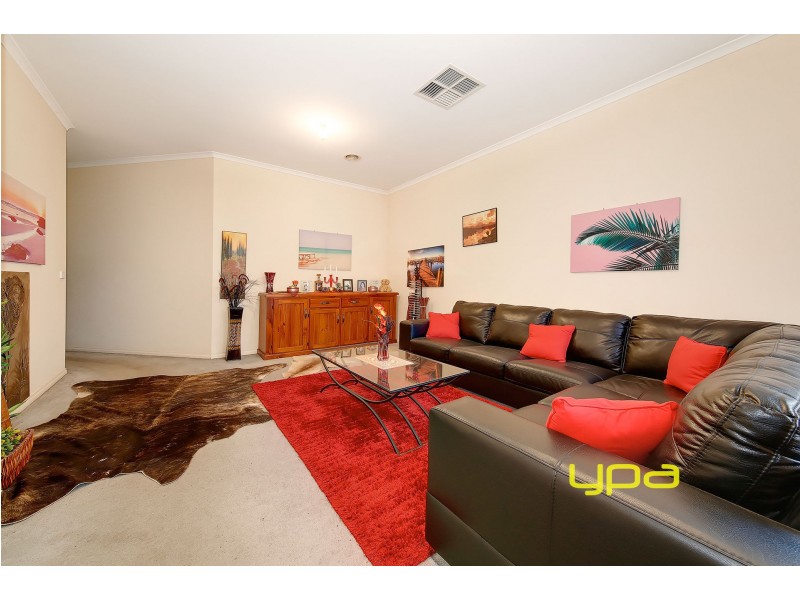 22 Wrigley Crescent, Roxburgh Park VIC 3064
