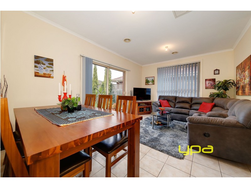 22 Wrigley Crescent, Roxburgh Park VIC 3064