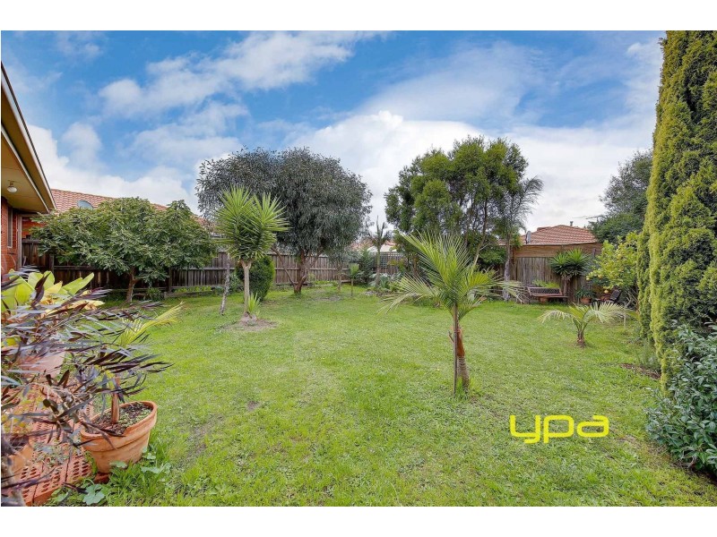 22 Wrigley Crescent, Roxburgh Park VIC 3064