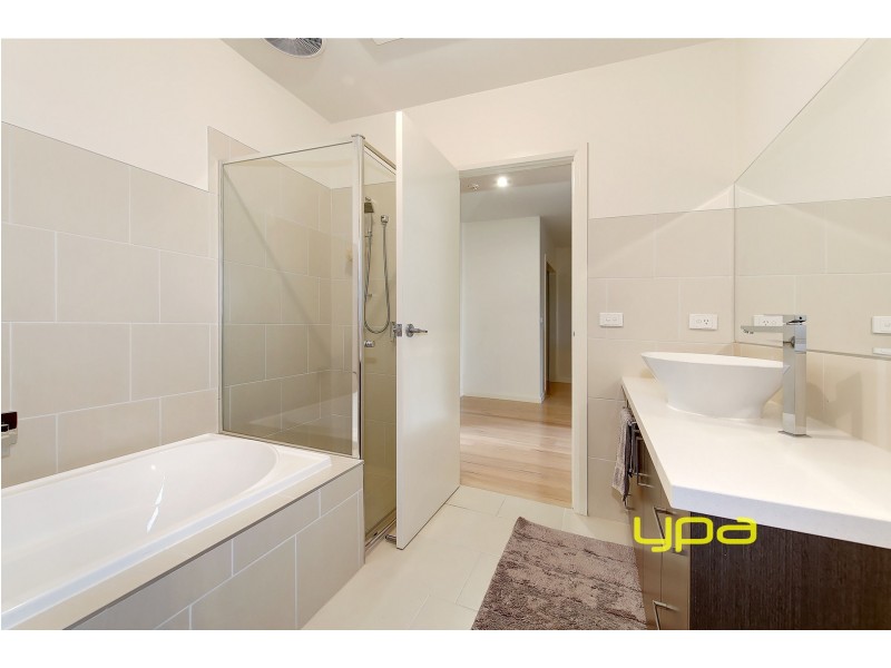 8 Brookvale Court, Roxburgh Park VIC 3064