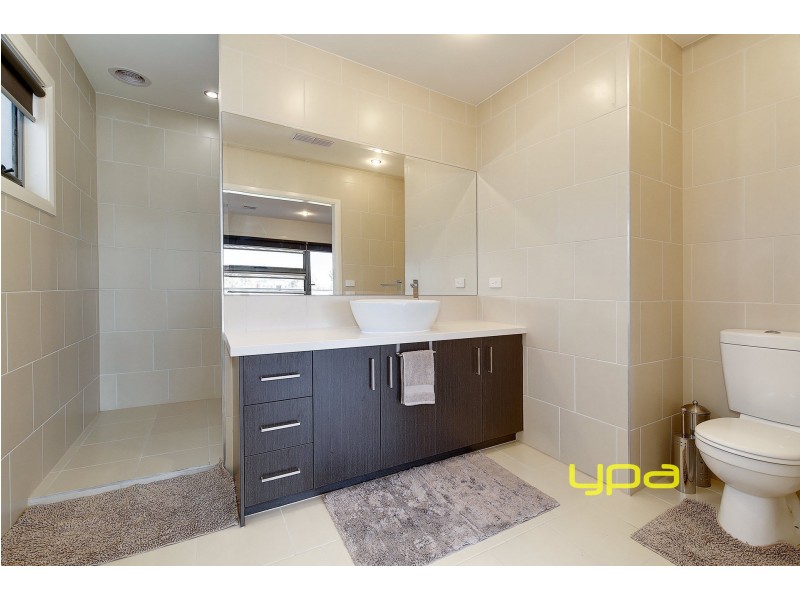 8 Brookvale Court, Roxburgh Park VIC 3064