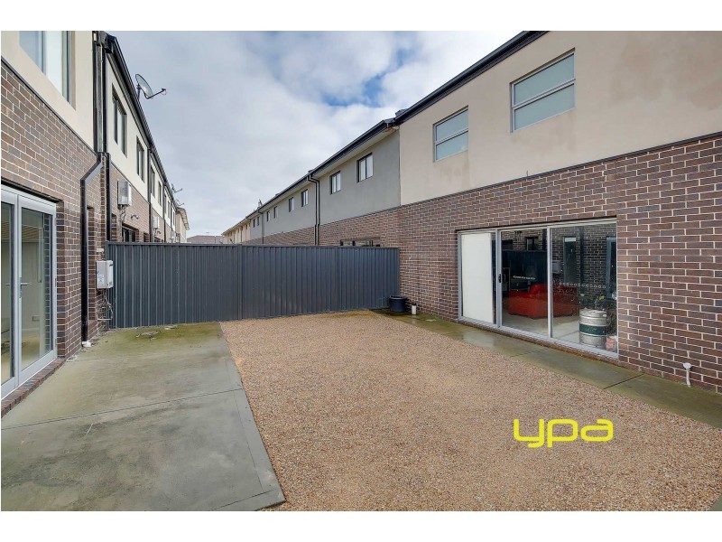 8 Brookvale Court, Roxburgh Park VIC 3064