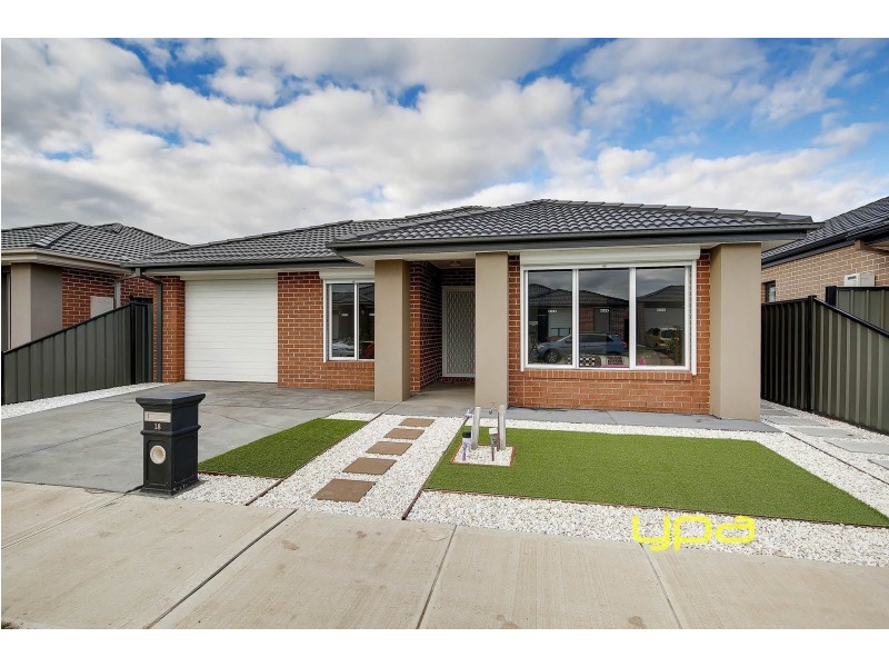 18 Loudon Circuit, Craigieburn VIC 3064