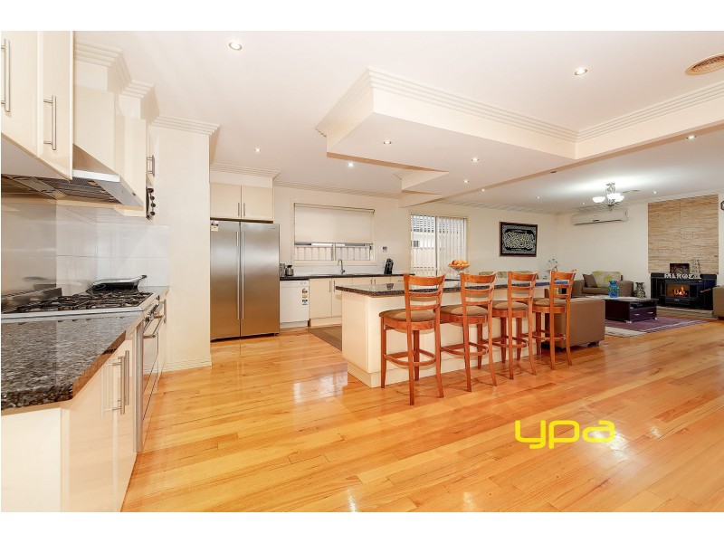 3 Neptune Street, Roxburgh Park VIC 3064