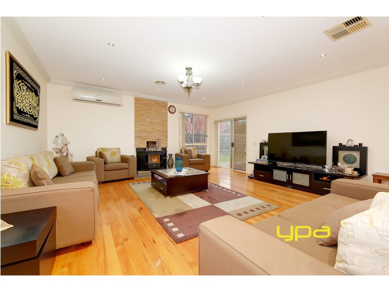 3 Neptune Street, Roxburgh Park VIC 3064