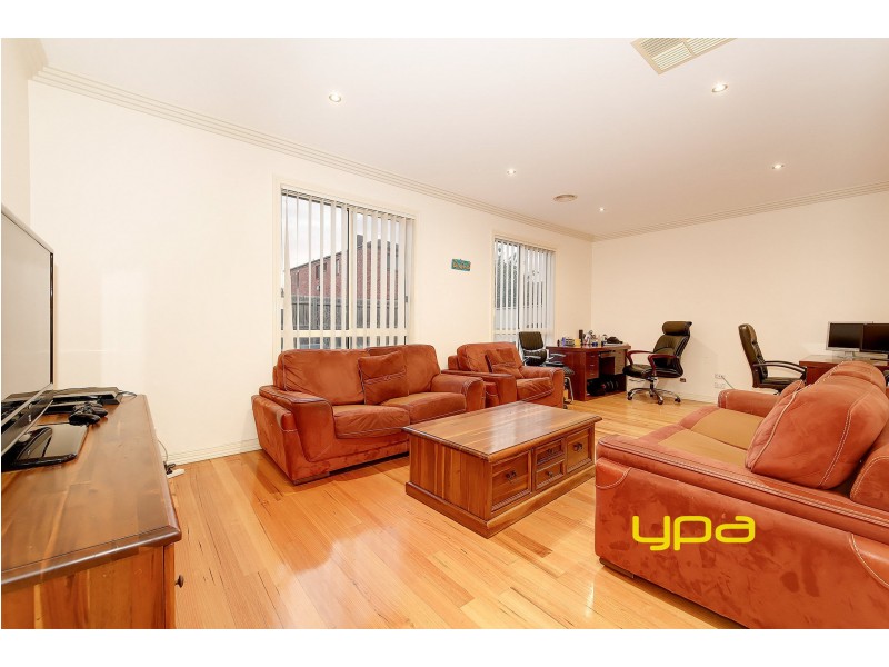 3 Neptune Street, Roxburgh Park VIC 3064