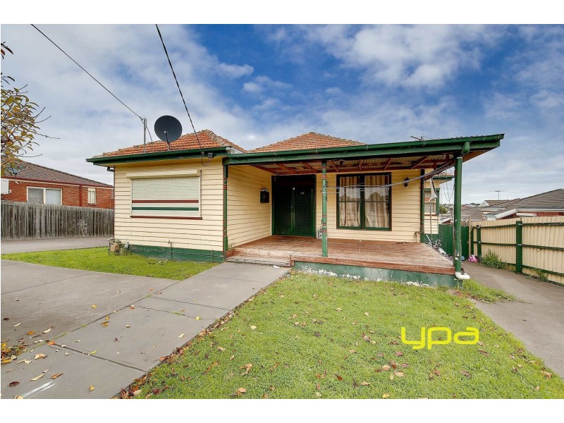 33 Rokewood Crescent, Meadow Heights VIC 3048