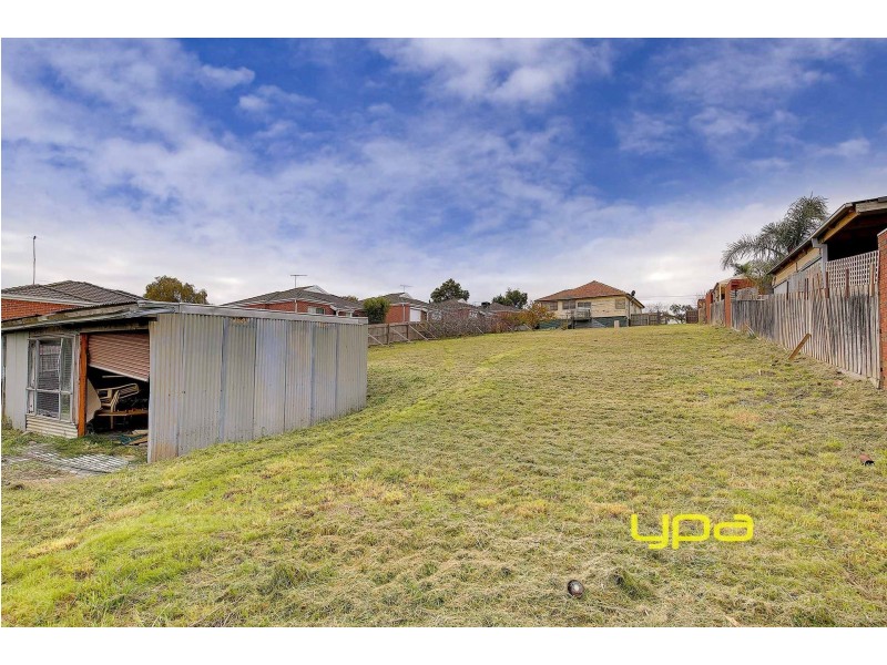 33 Rokewood Crescent, Meadow Heights VIC 3048